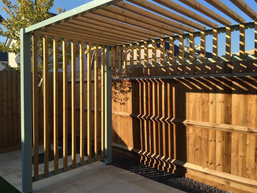 Pergola design en métal et bois 