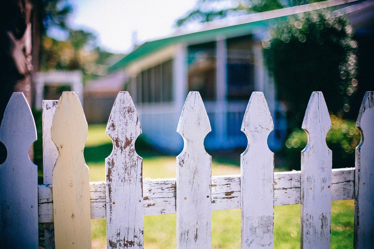 Comment mettre un brise-vue sans grillage ?