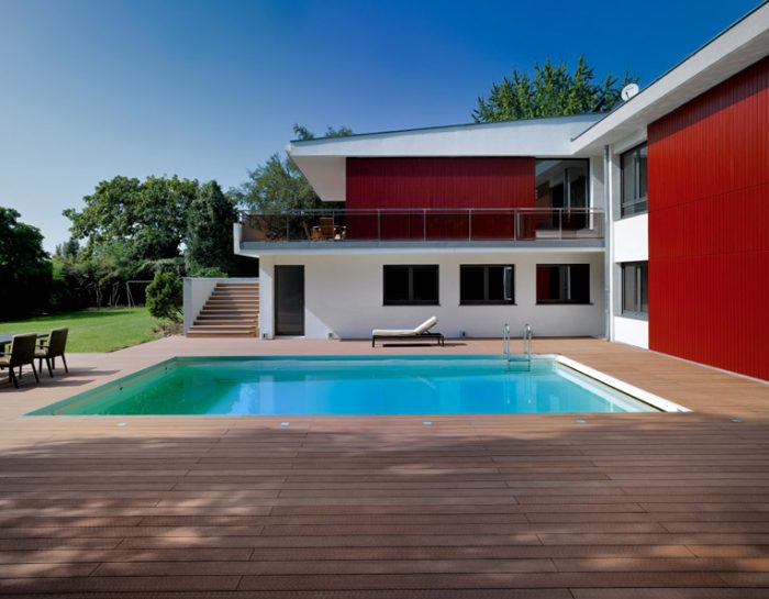 Comment garder l’eau de sa piscine propre ?